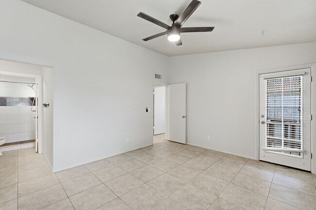 Building Photo - 14837 N 25th Dr