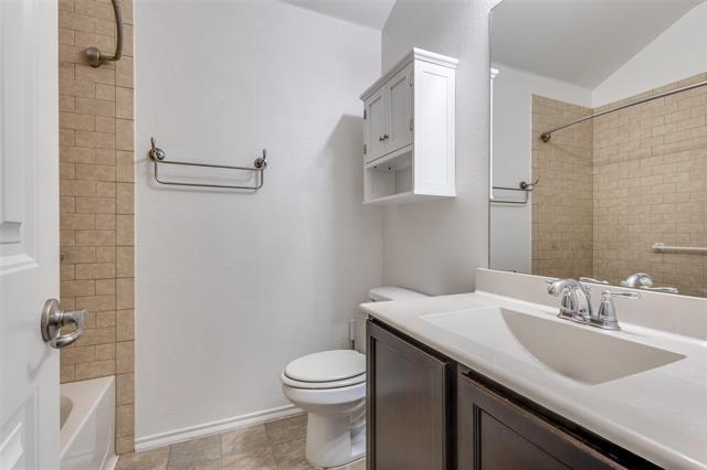 Building Photo - 507 Basswood Ln