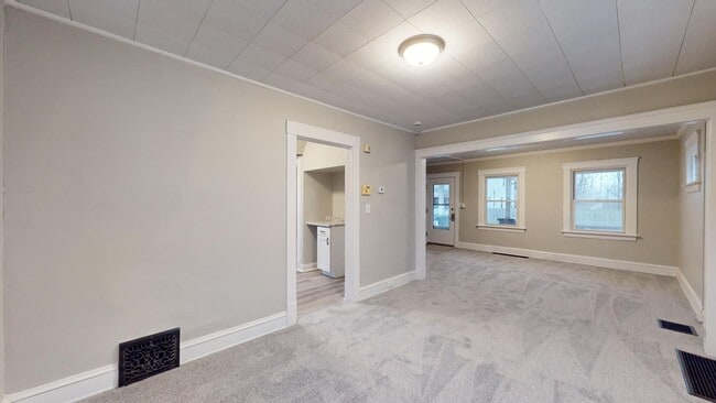 Building Photo - Brooklyn Centre neighborhood - 3  bedroom/...