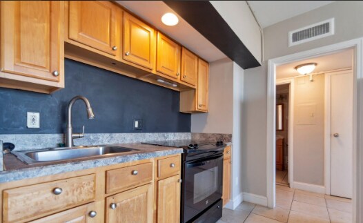 Building Photo - 311 W Ashley St