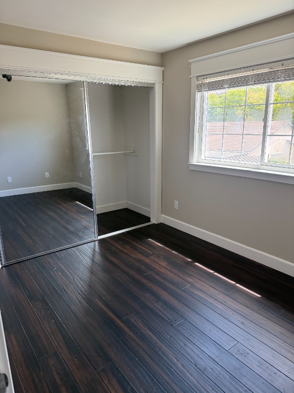 Building Photo - 486 Waskow Dr