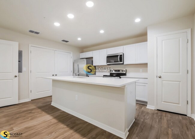 Building Photo - 3821 SW 43rd Ct