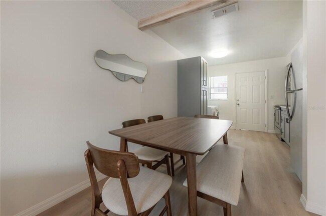 Building Photo - 6908 S MacDill Ave