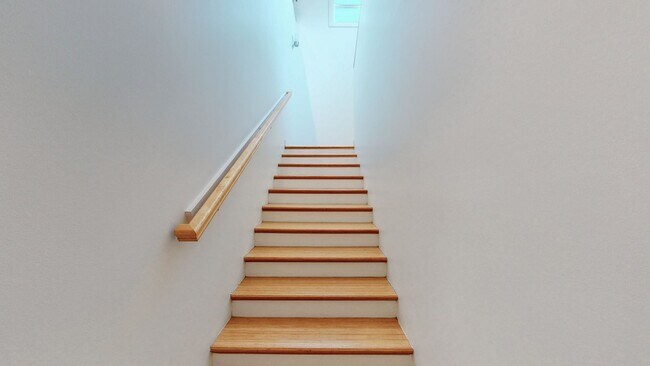 Building Photo - 1706 18th Ave S