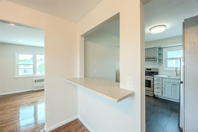 Building Photo - 214 Carman Ave