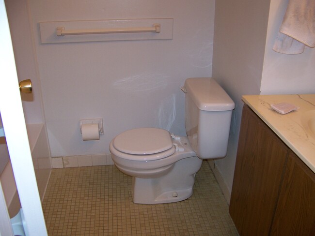 Bathroom-Toilet - 904 Whitpain Hls