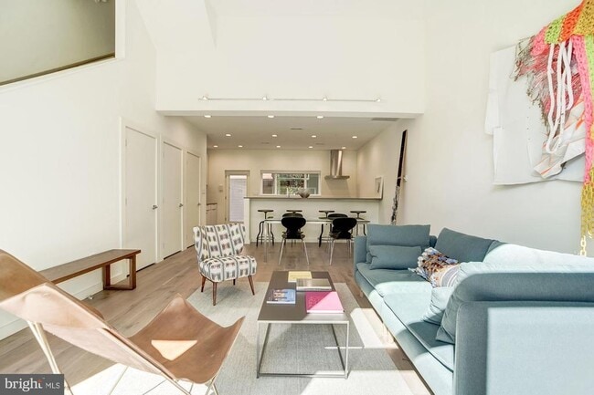 Building Photo - 446 Ridge St NW