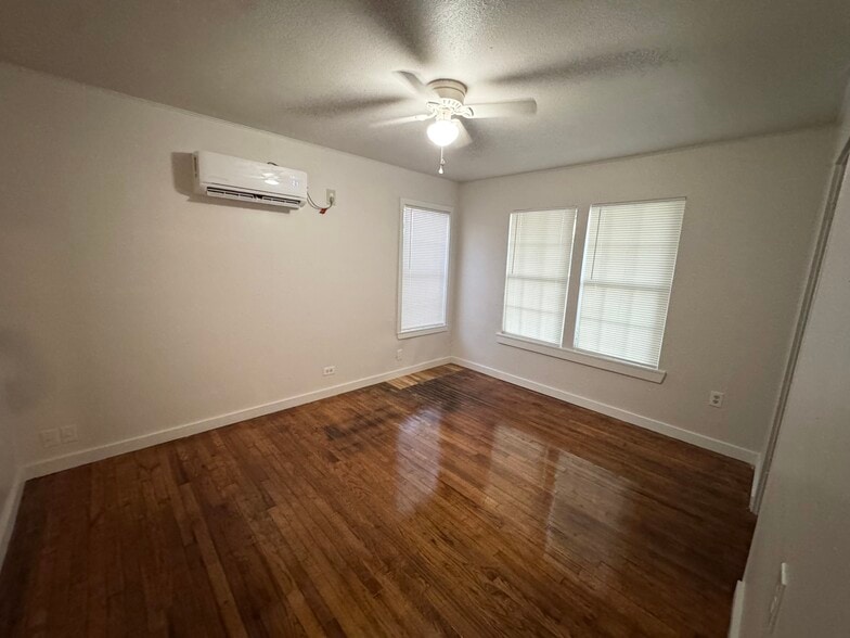 Building Photo - 2323 Basse Road