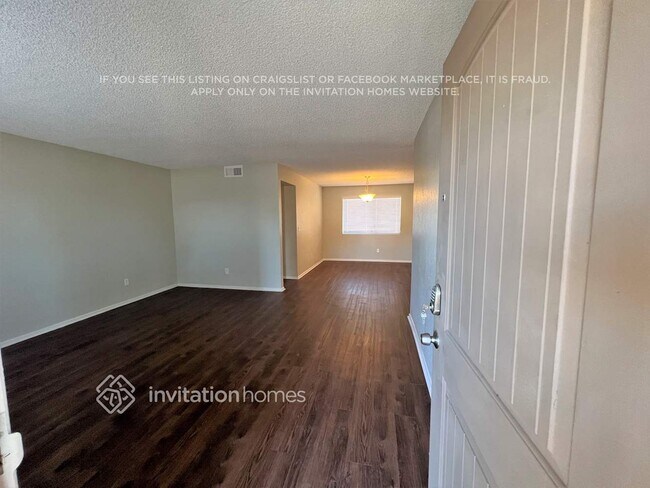 Building Photo - 1916 W Dartmouth St