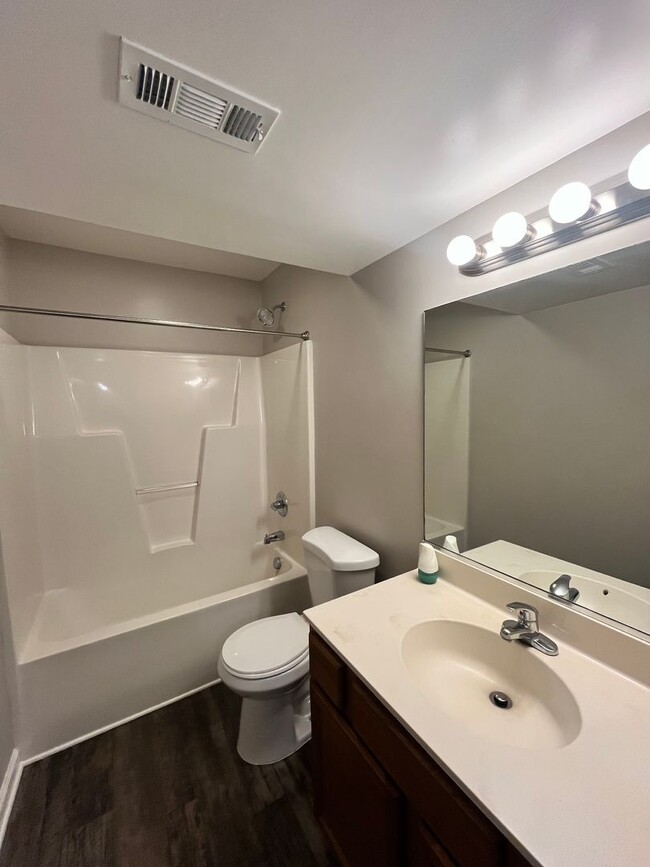 Building Photo - Two bedroom, 1.5 bath condo in High Point-...