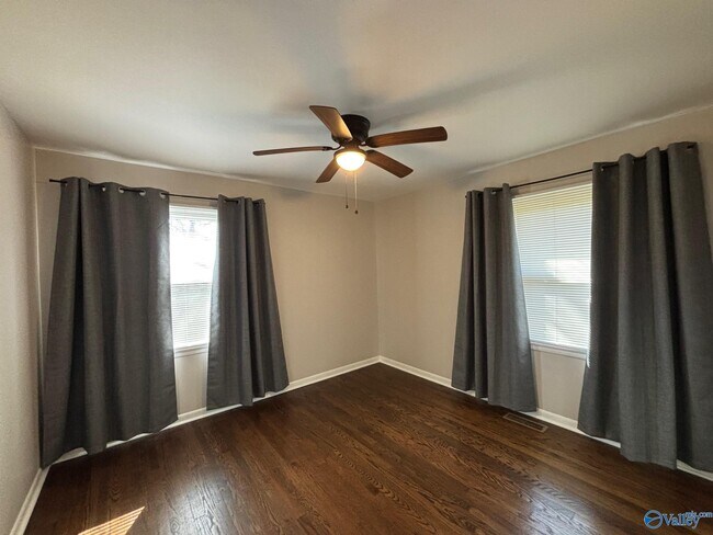 Building Photo - 2803 Hester Ln NW