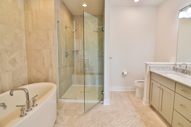 Building Photo - 1424 Piccard Dr