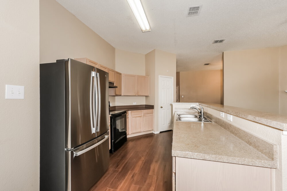 Building Photo - 2021 Wildwood Dr