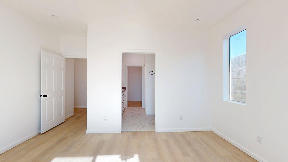 Building Photo - 9850 Mesquite Ave