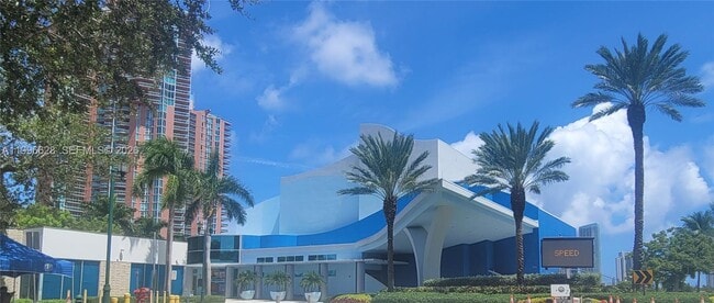 Building Photo - 2961 NE 185th St