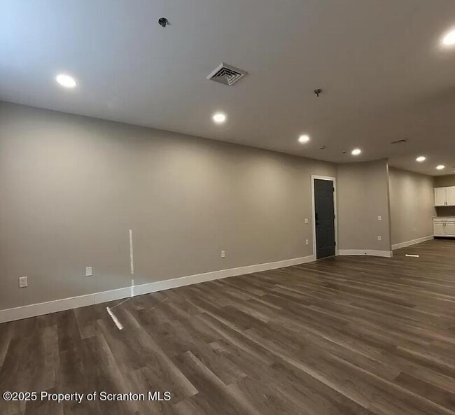 Building Photo - 205 N Washington Ave