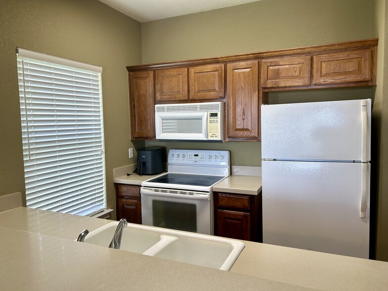 Building Photo - 26035 Heartwood Dr
