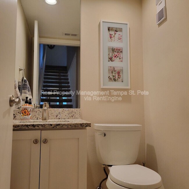 Building Photo - 12310 Capri Cir N