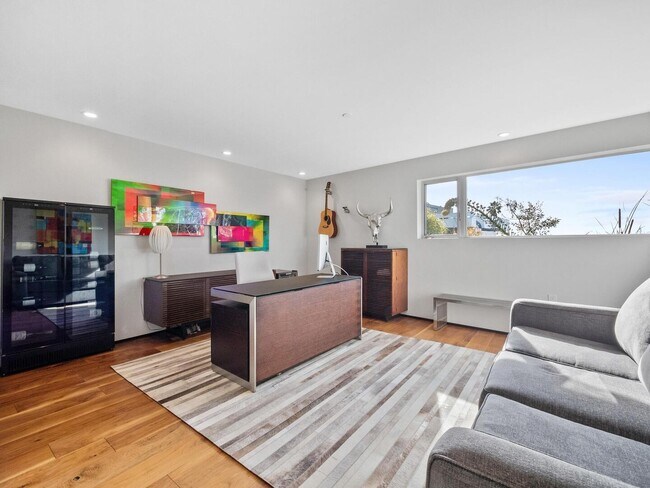 Building Photo - Solana Beach Paradise