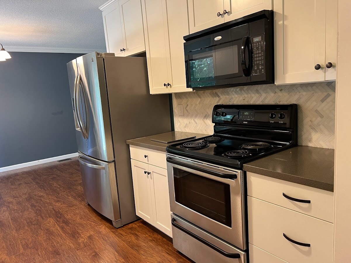 Building Photo - 100 Jackie Ave