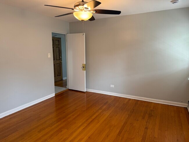 Building Photo - 1534 Clinton Pl