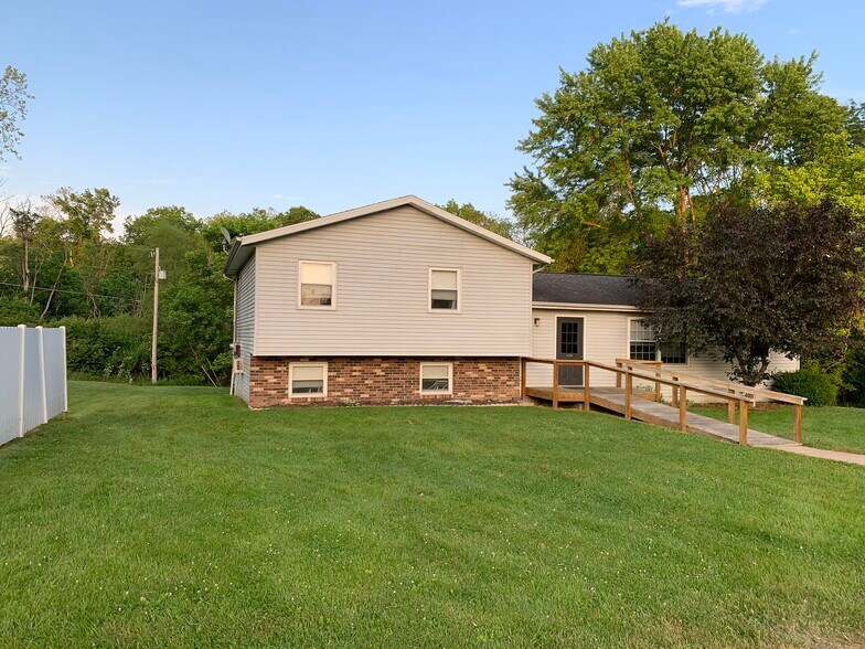 Building Photo - 3840 Mona Dr