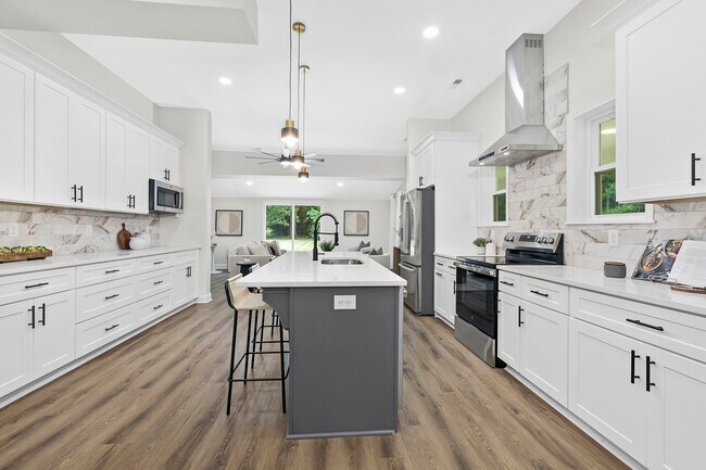 Building Photo - 316 W 14th St