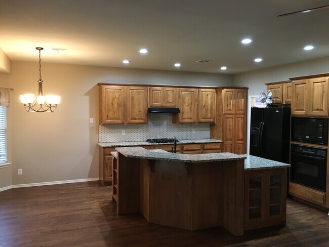 Building Photo - 4201 W Kent St