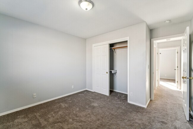 Building Photo - 7557 Arlington Dr