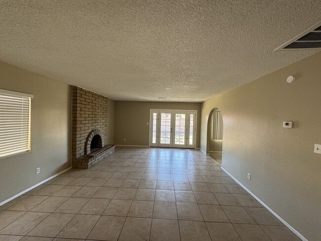 Building Photo - 5339 W Yucca St