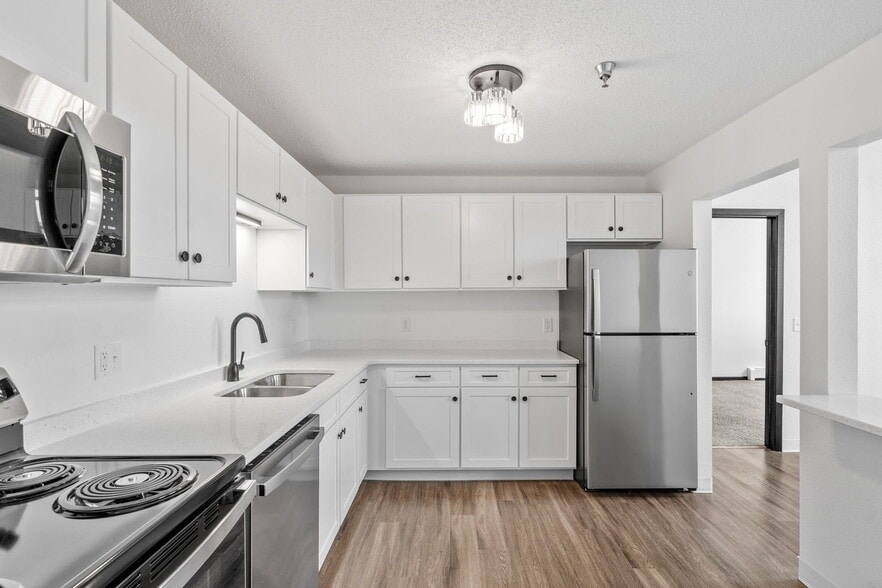 Kitchen - Riverfront Court