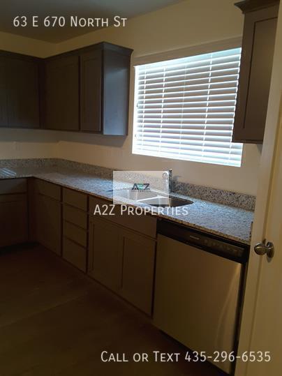 Building Photo - 63 E 670 N St