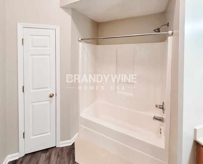 Building Photo - 5597 Blackburg Dr