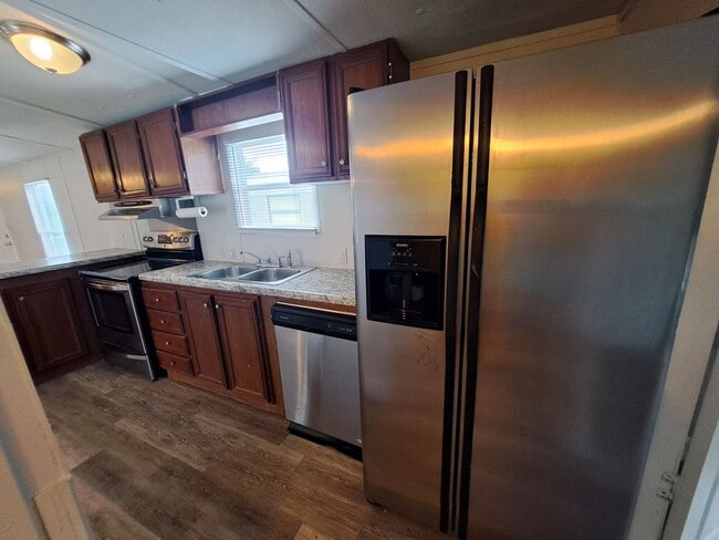 Building Photo - Remodeled 2BR/2BA mobile home off Pine For...