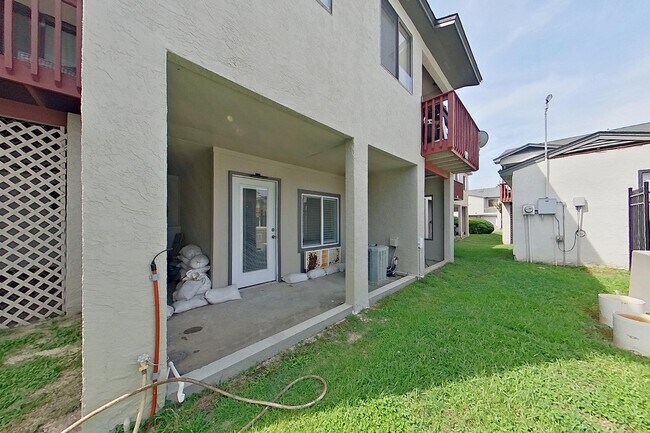 Building Photo - 1345 Airport Dr