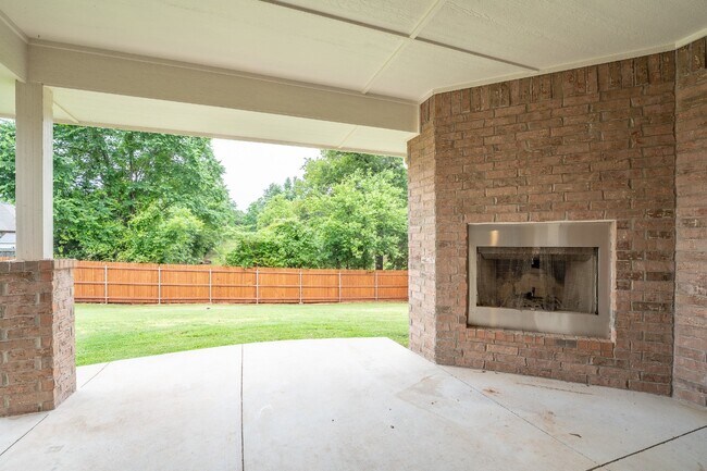 Building Photo - Beautiful Home in Woodland Park