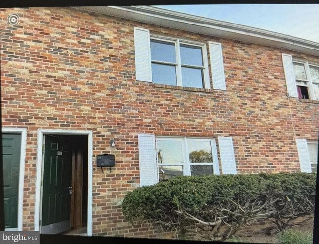 Primary Photo - 1111 Allen Dr