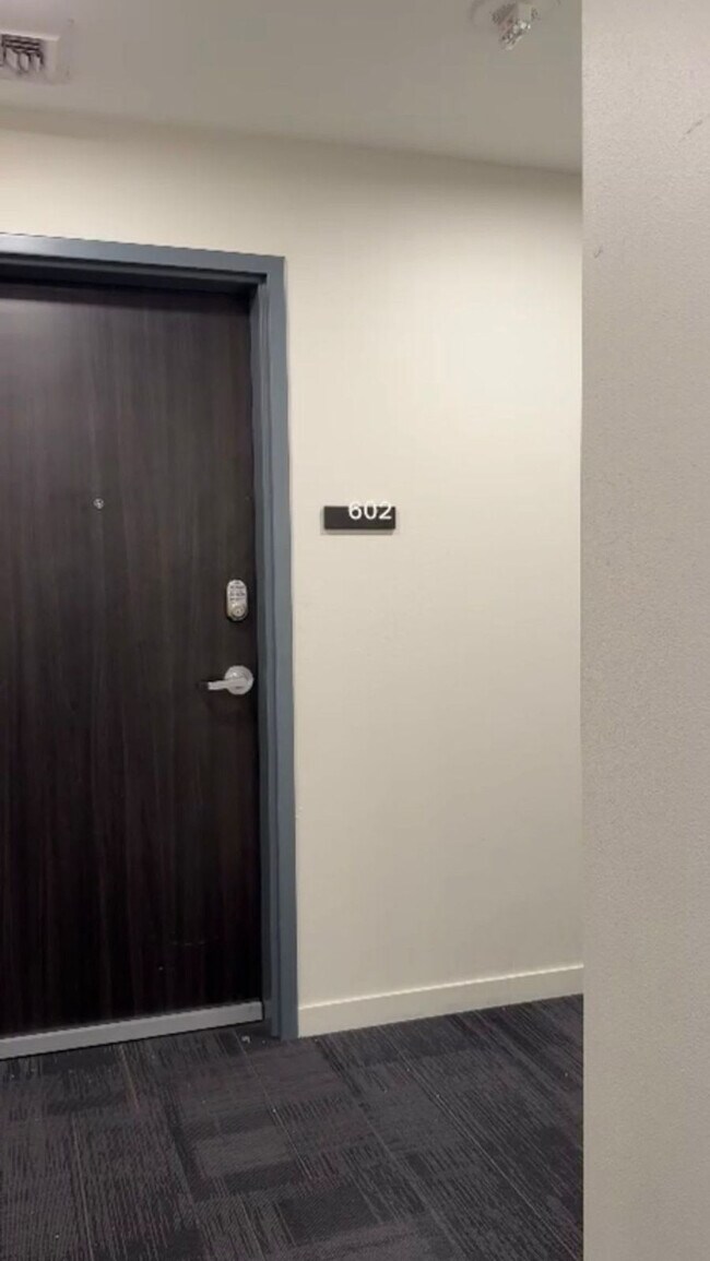 Building Photo - 111 S Adams St