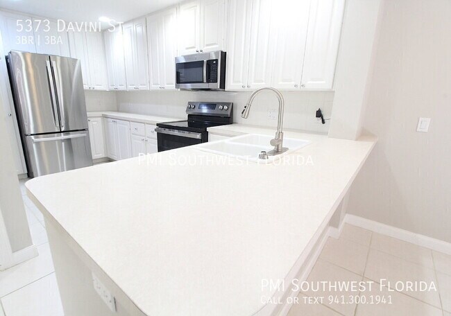 Building Photo - 5373 Davini St