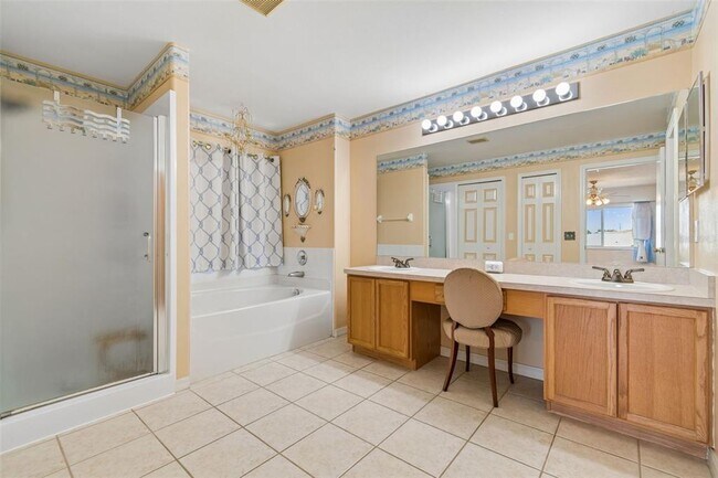 Building Photo - 12803 Longcrest Dr