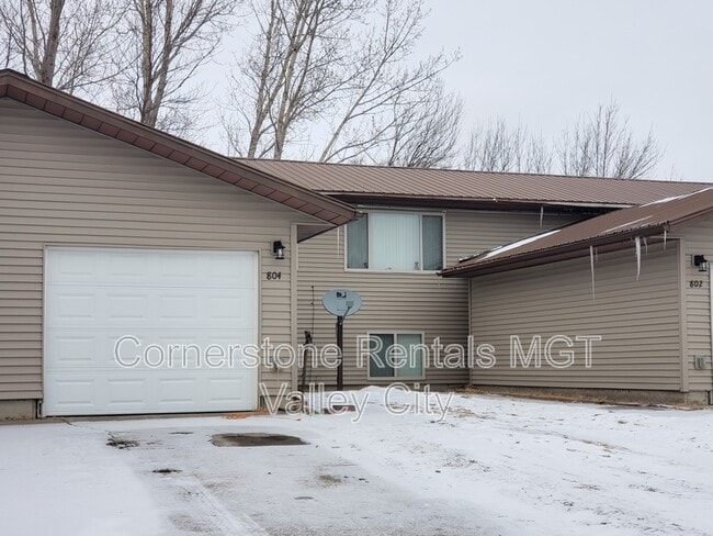 Primary Photo - 804 11th St NW