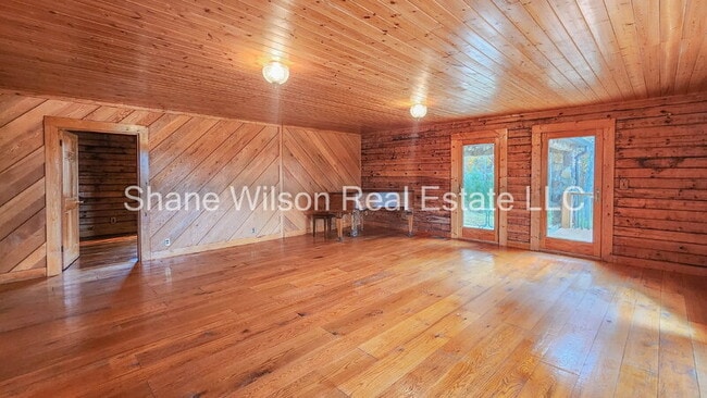 Building Photo - 218 Sugar Hollow Rd