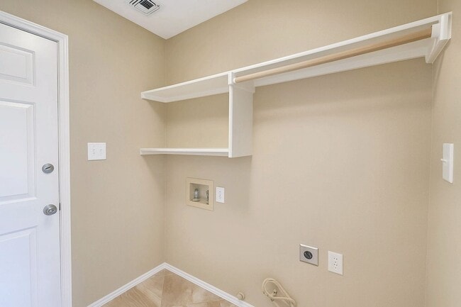 Building Photo - 3-Bedroom Home for Lease in Carrollton – U...