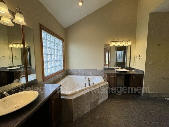 Building Photo - 12134 Fairway Winds Ct