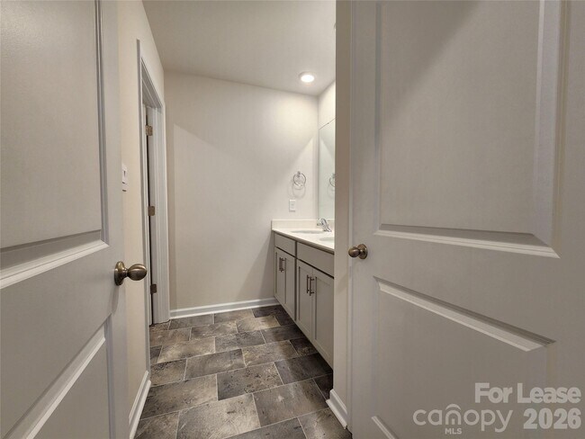 Building Photo - 125 Sycamore Xing Ct