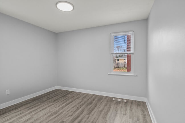 Building Photo - 3614 Linneman St