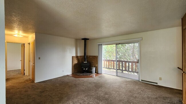 Building Photo - 816/818 Whitaker Dr