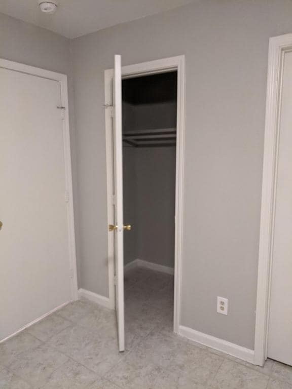 Building Photo - 5817 Spring Meadow Rd