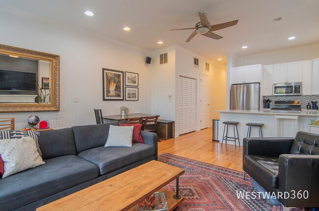 Building Photo - 1132 W 17th St