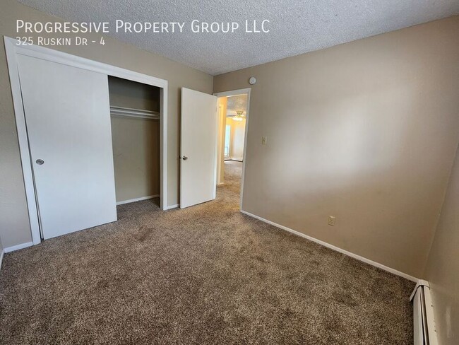 Building Photo - MOVE IN SPECIAL:  $500.00 OFF First Full M...